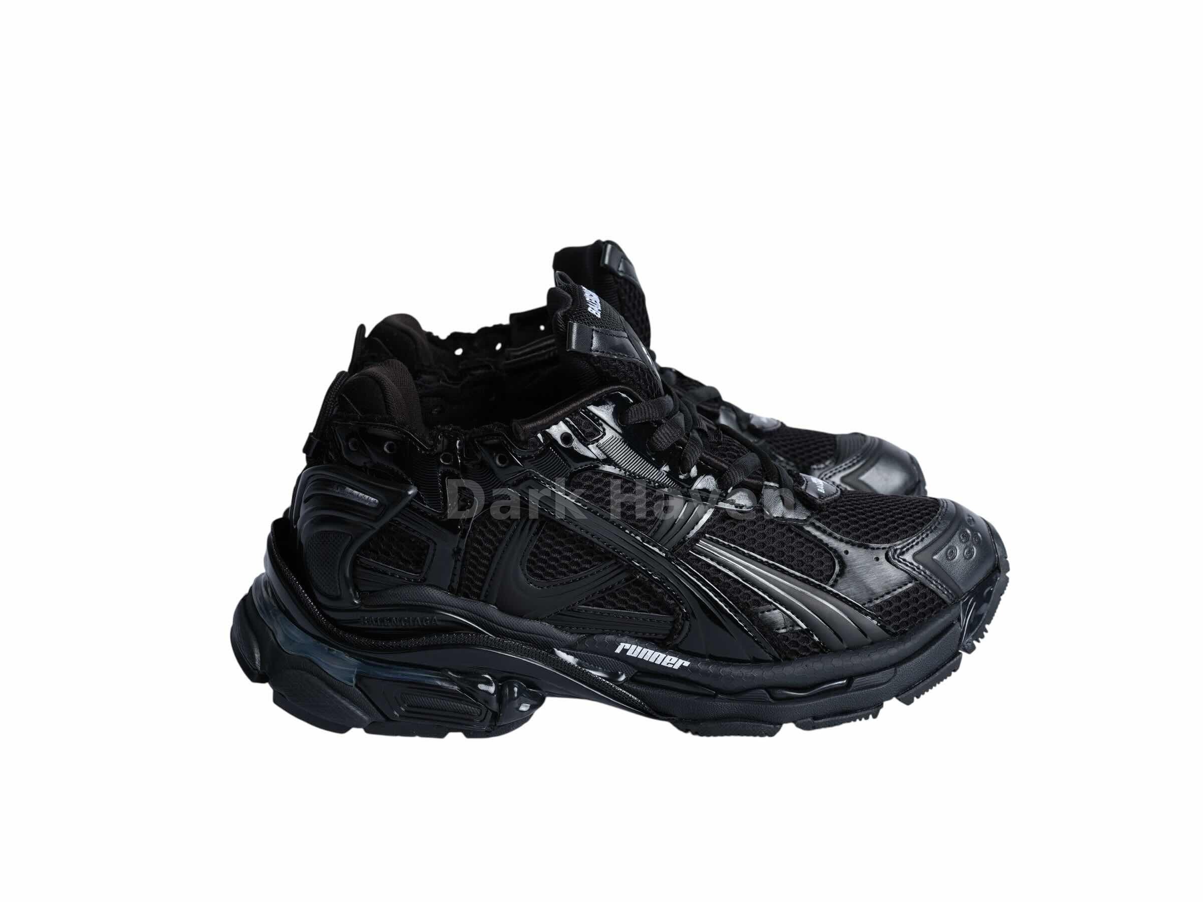 Runner LED Black 2026