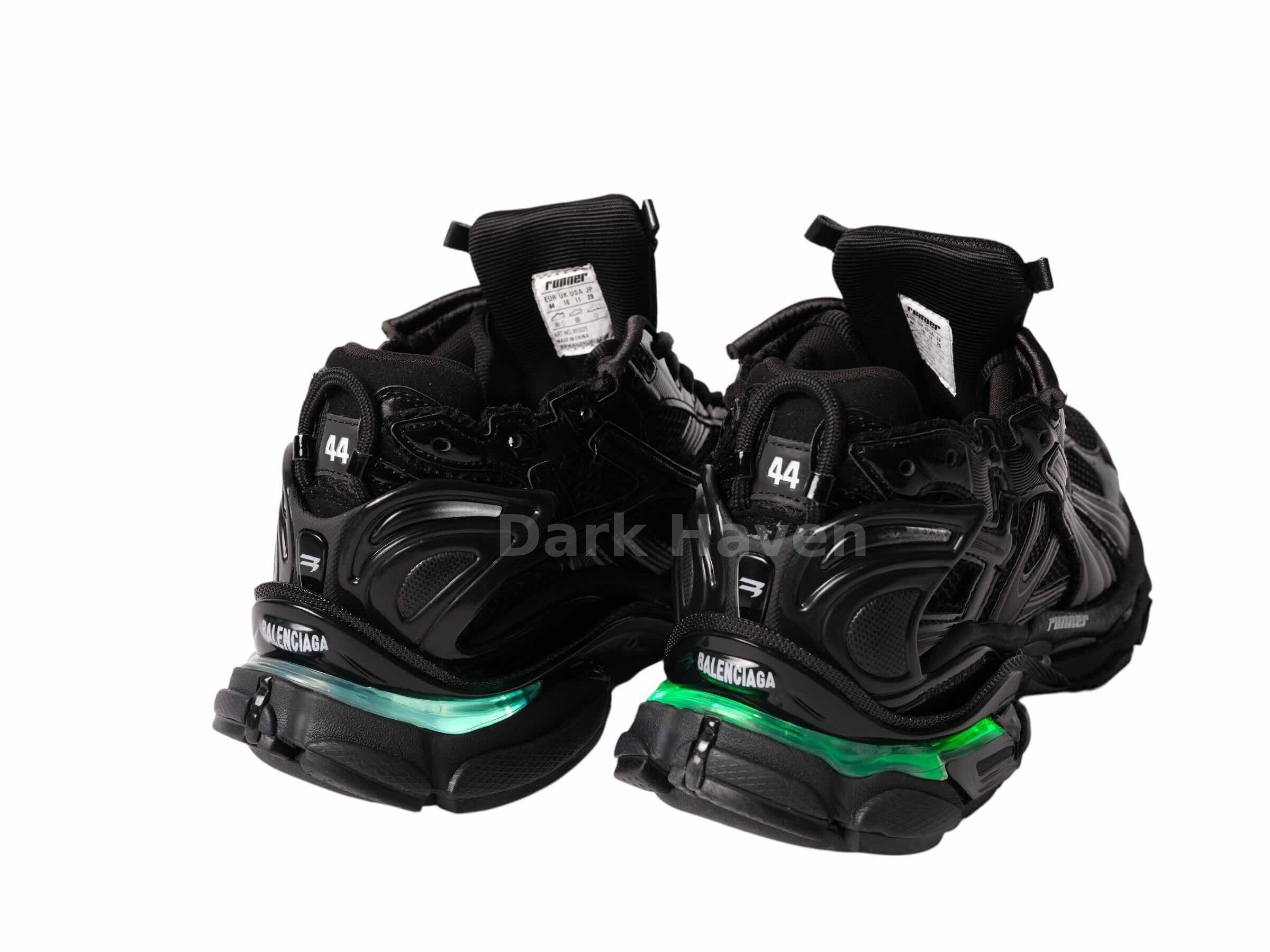 Runner LED Black 2026