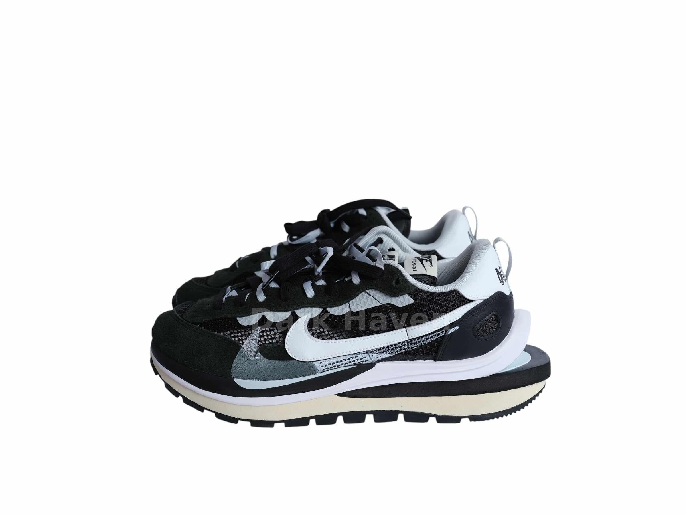 Nike x Sacai VaporWaffle Black / White