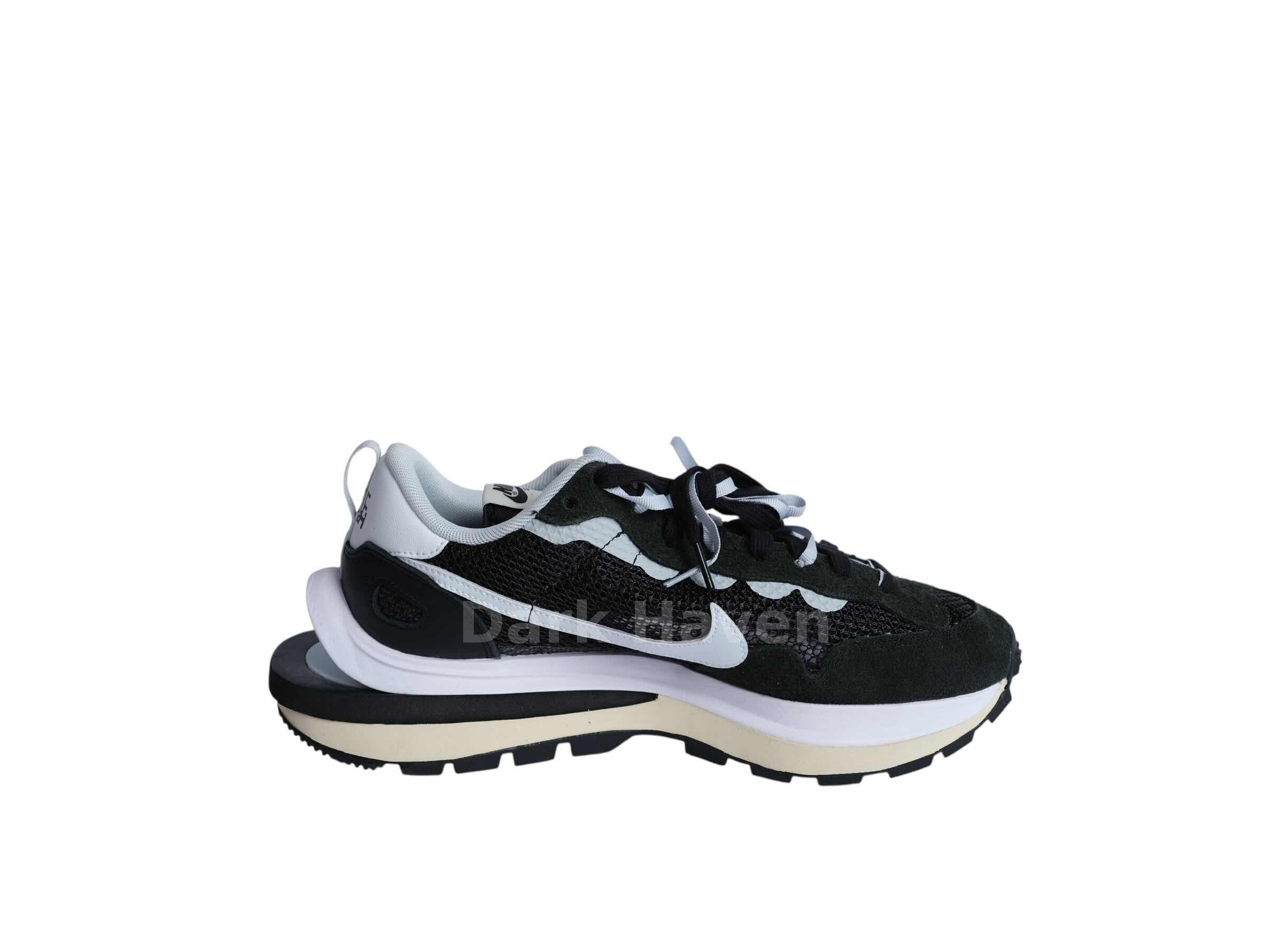 Nike x Sacai VaporWaffle Black / White