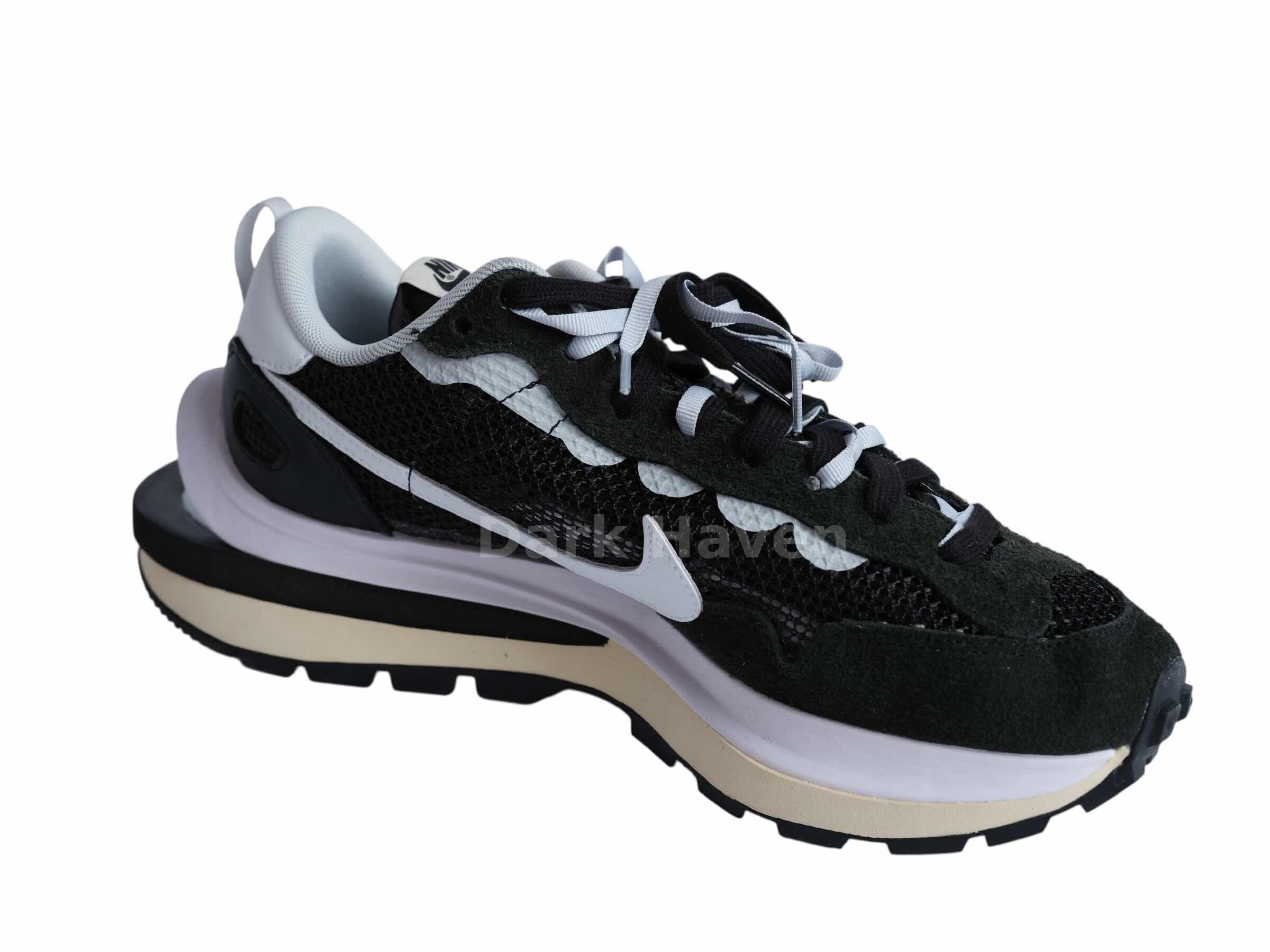 Nike x Sacai VaporWaffle Black / White
