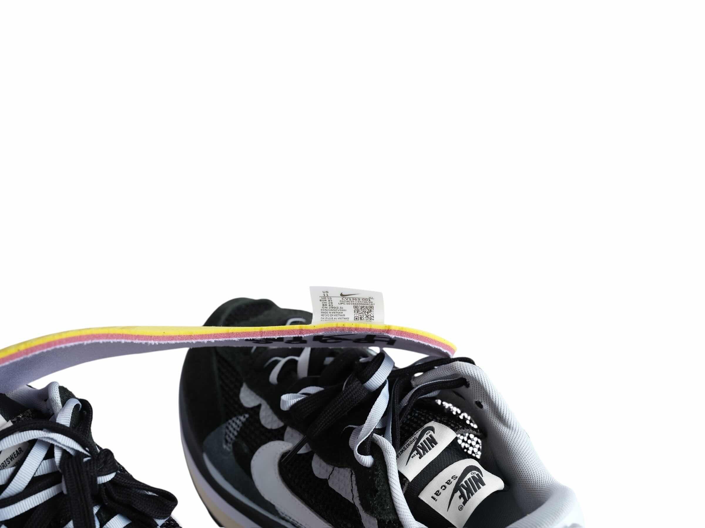 Nike x Sacai VaporWaffle Black / White